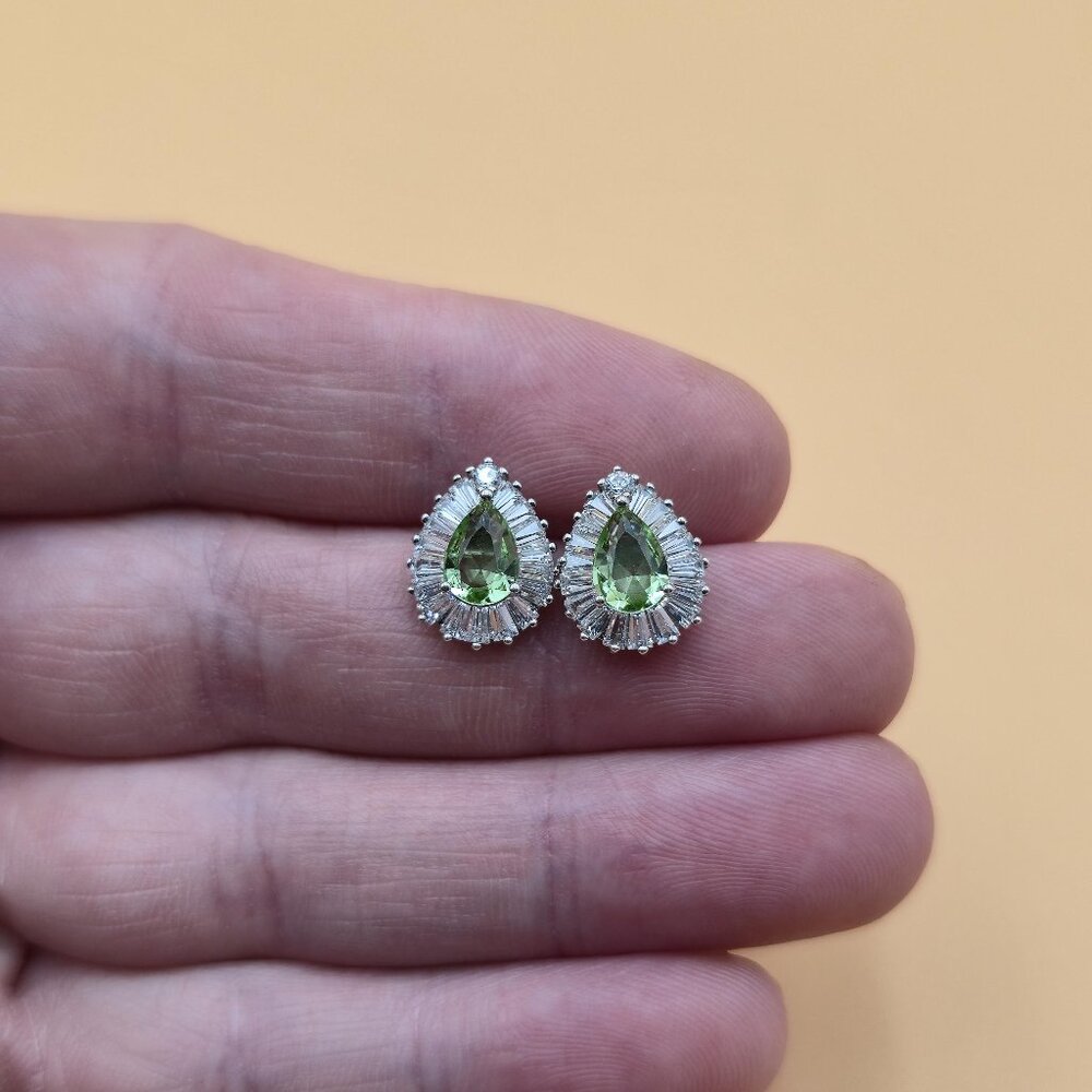 Sterling Silver Green And Clear Cubic Zirconia Pear Stud Earrings A5386